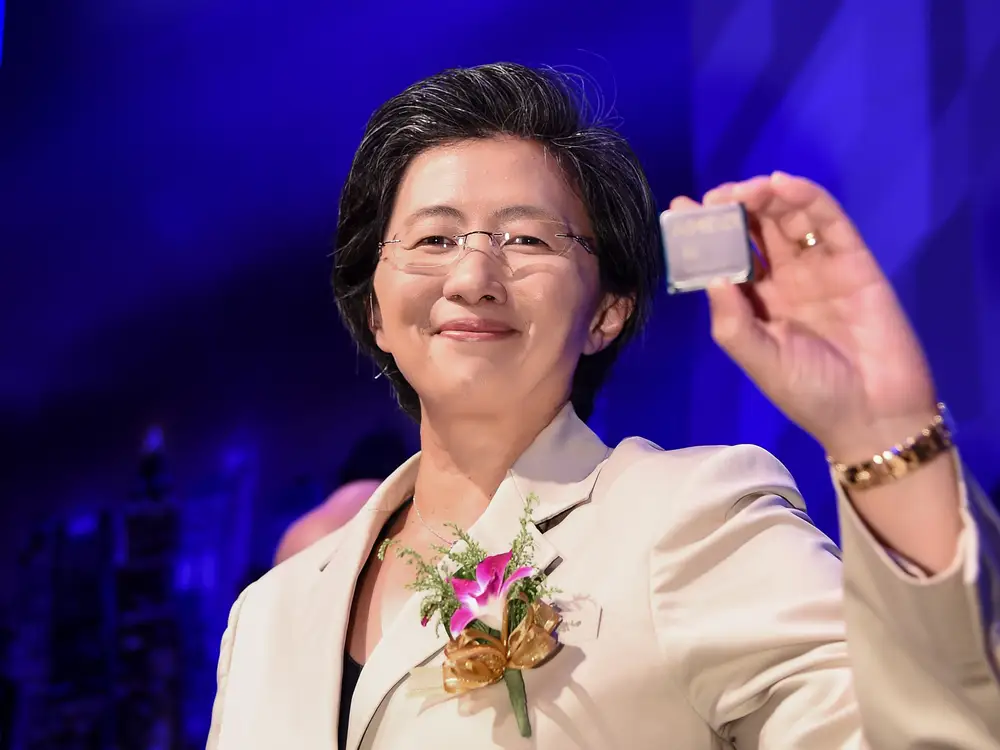 dr lisa su holding amd chip